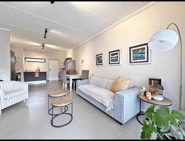 2 BEDROOM APARTMENT FOR SALE IN BRYANSTON